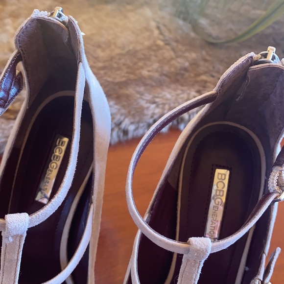 👠”CLASSY BCBG HIGH HEELS”👠 - Picture 6 of 8